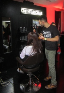 Guiliano Donadoni working on Karen Salkin's fabulous hair.  Photo by Alice Farinas.