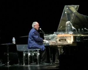 Neil Sedaka performing his hits. Photo by Karen Salkin.