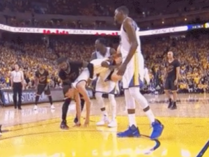 Kyrie Irving (in black) saving Warrior Klay Thompson, while Klay's own teammate, Kevin Durant, does nothing to help.