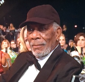 Morgan Freeman, wearing a baseball cap to get honored!  Shame. Photo by Karen Salkin.