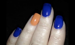 An easy tribute-to-the-Mets mani I did quickly. Photo by Karen Salkin.