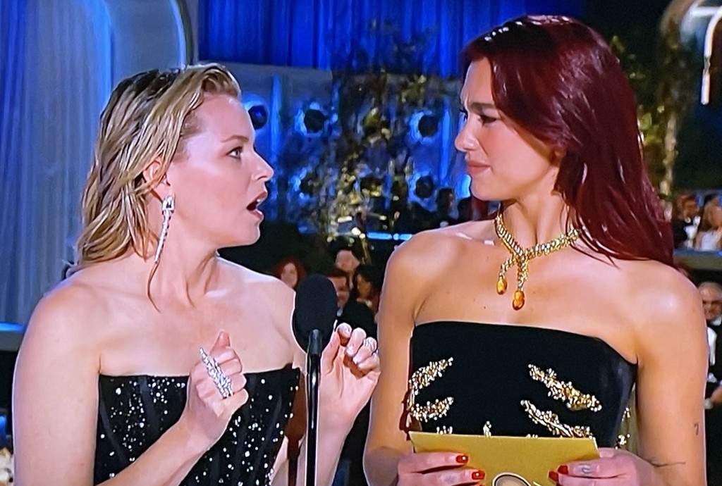 Elizabeth Banks and her filthy hair, with beautiful Dua Lipa, whose face appears to commenting on her co-presenter's locks, as well. Photo by Karen Salkin.