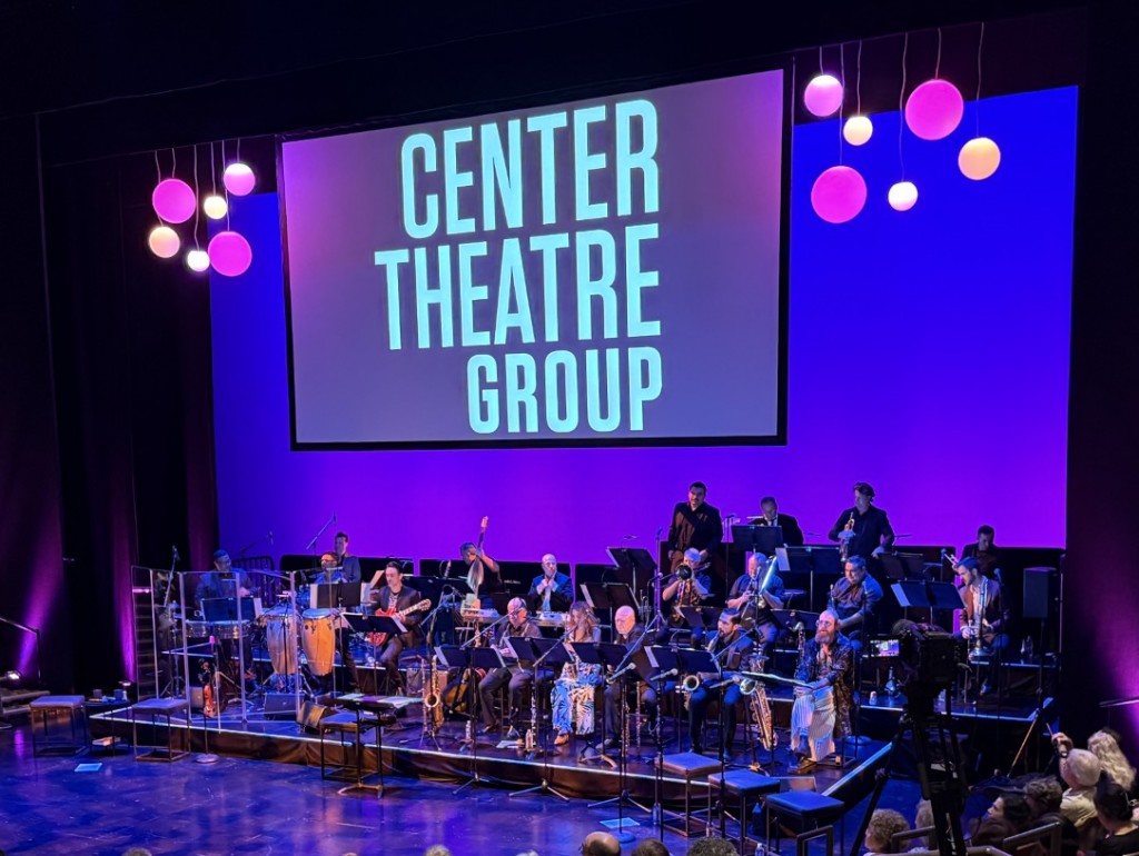 Before the show began. Photo by Karen Salkin, as is the one at the top of this review.