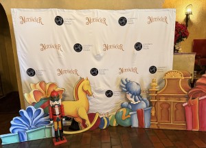 The guest photo op in the lobby. Photo by Karen Salkin.