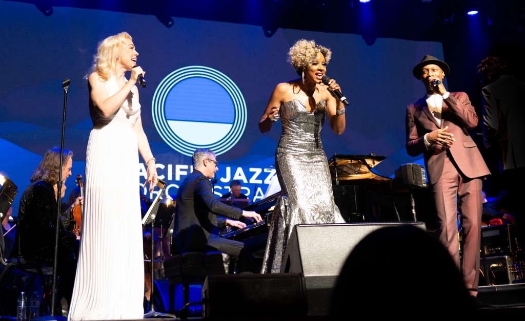 (L-R) Brenna Whitaker, Sy Smith, and Aloe Blacc, with Josh Nelson on piano. Photo by Beate Walden, as is the one ta the top of this page.