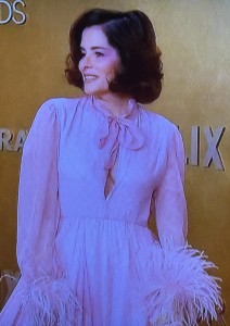 Parker Posey, arriving in her nightgown and robe. Photo by Karen Salkin, as is the one at the top of this page.