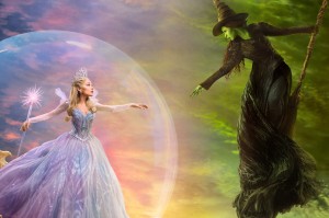 Ariana Grande and Cynthia Erivo in Wicked: For Good.