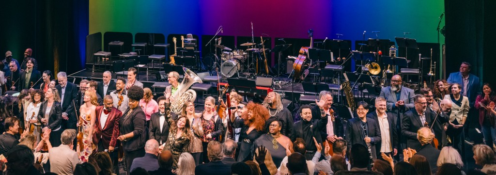 The ensemble bow at the end of the show. Notice the famous tuba in the middle! Photo by Haoyuan Ren, and courtesy of Muse/Ique.