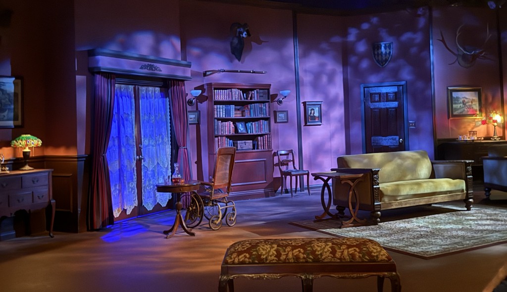The lovely set. Photo by Karen Salkin.